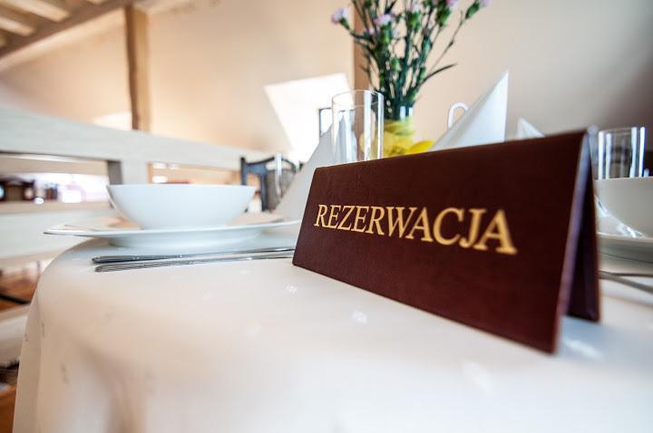 Hôtel Pod Wierzba à Uniejów Extérieur photo