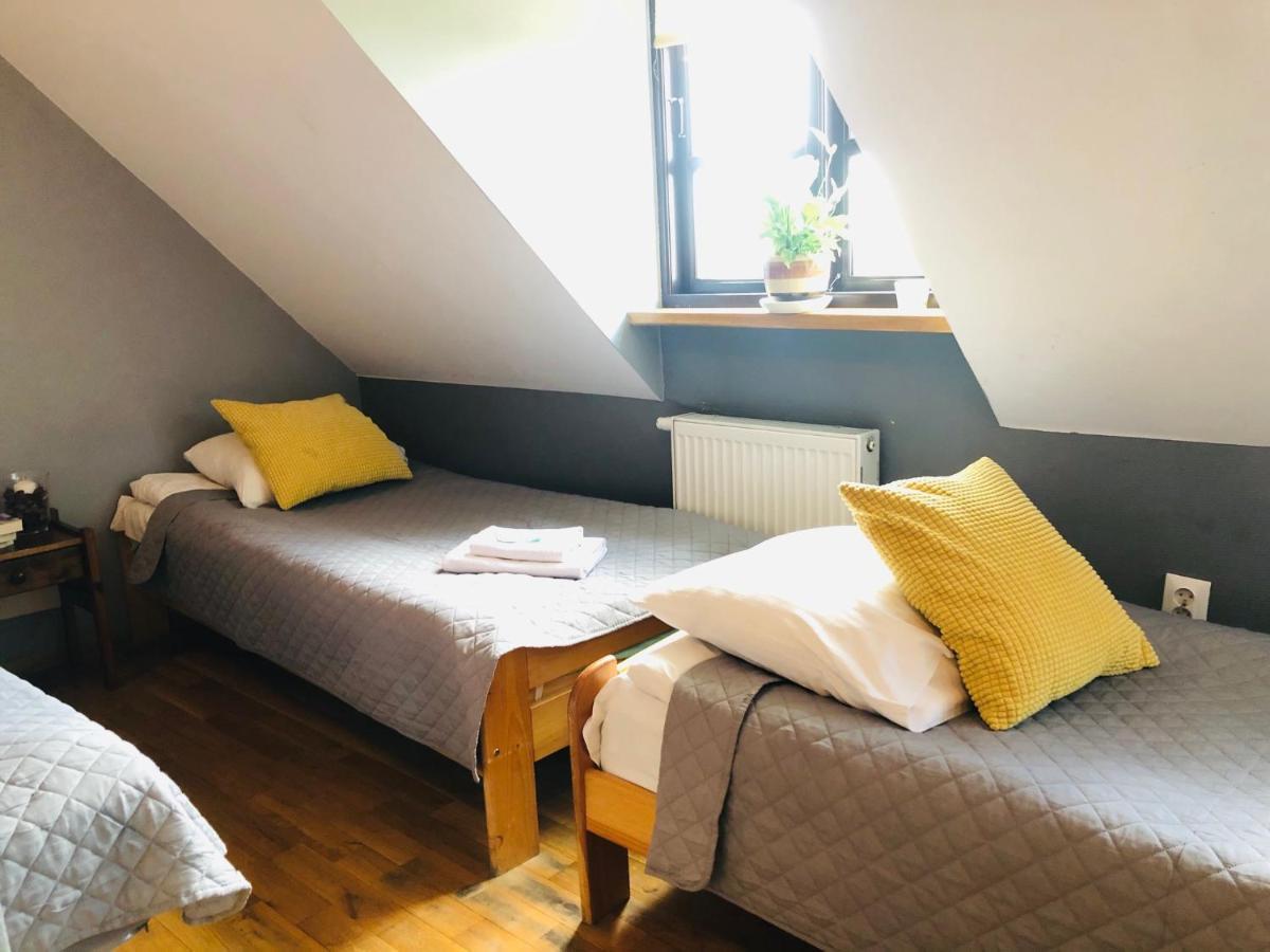 Hôtel Pod Wierzba à Uniejów Extérieur photo